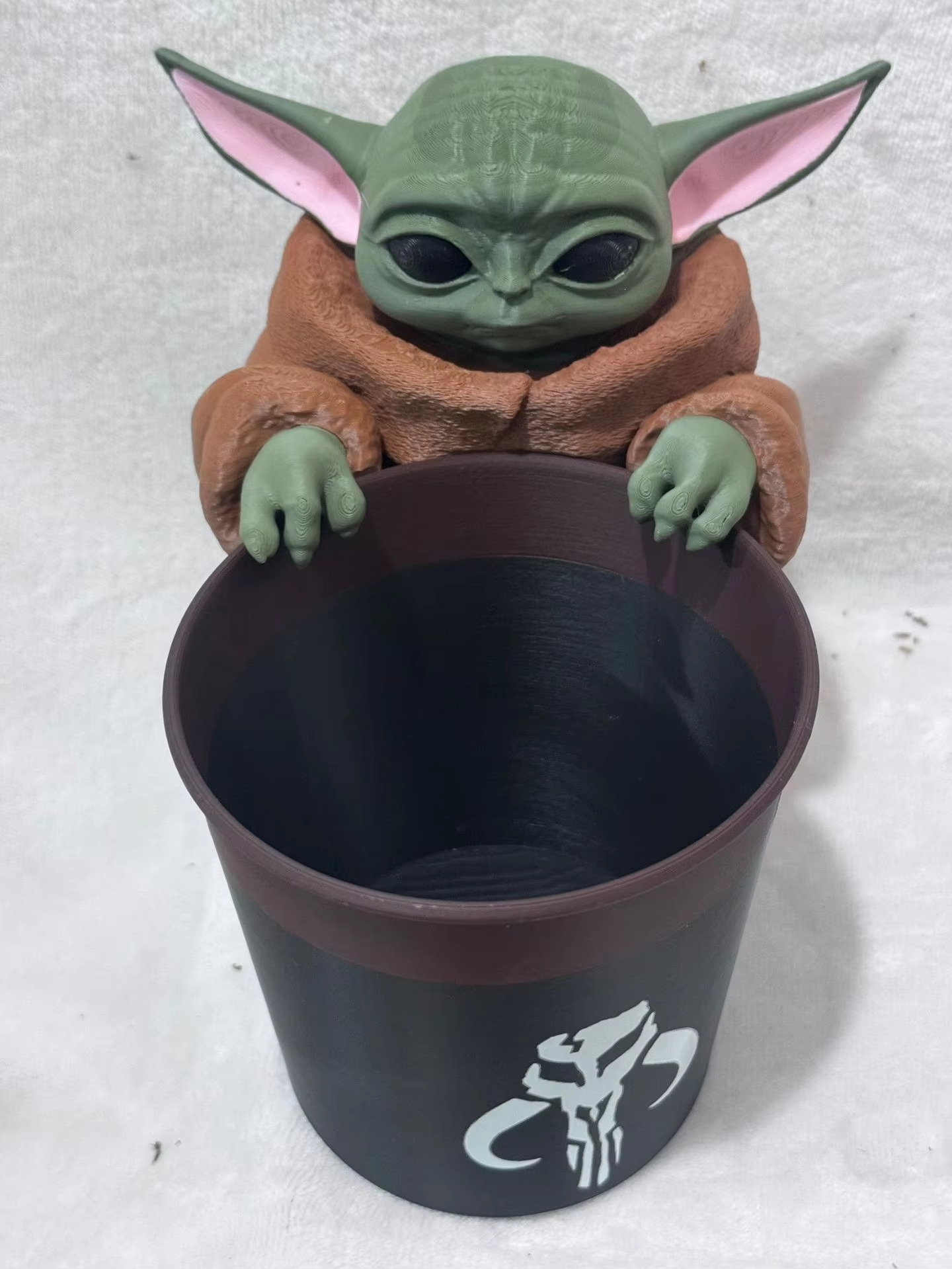 スターウォーズ ベビーヨーダ ポップコーンバケット マンダロ - Baby Yoda Products のレビューと価格